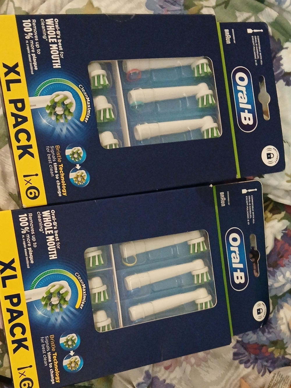 Oral‑B Replacement Toothbrush Heads XL Pack — White with Green Bristles
